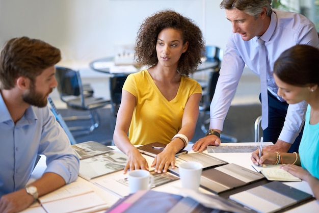 Educação financeira e planejamento de orçamento pessoal para brasileiros