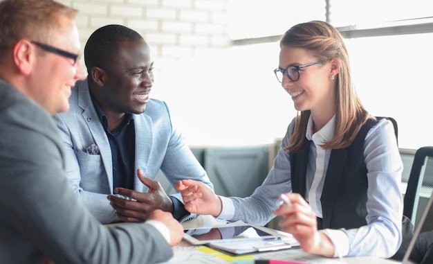 Ferramentas práticas para alfabetização financeira e independência econômica