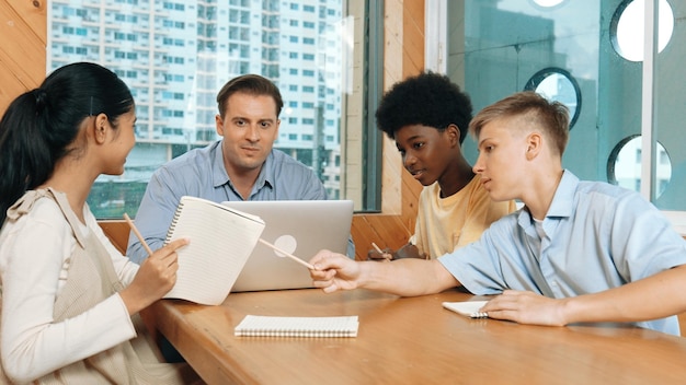 Treinamento em literacia financeira e estratégias de controle de despesas